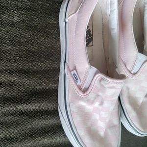 **Van's Checked pink shoe**